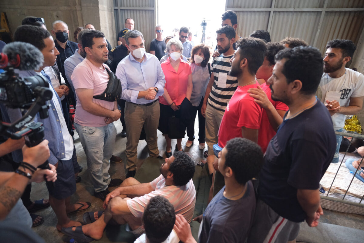 Ναυάγιο στην Πύλο: Ένταση μεταξύ Τσίπρα και υπηρεσιακού Υπουργού Προστασίας του Πολίτη