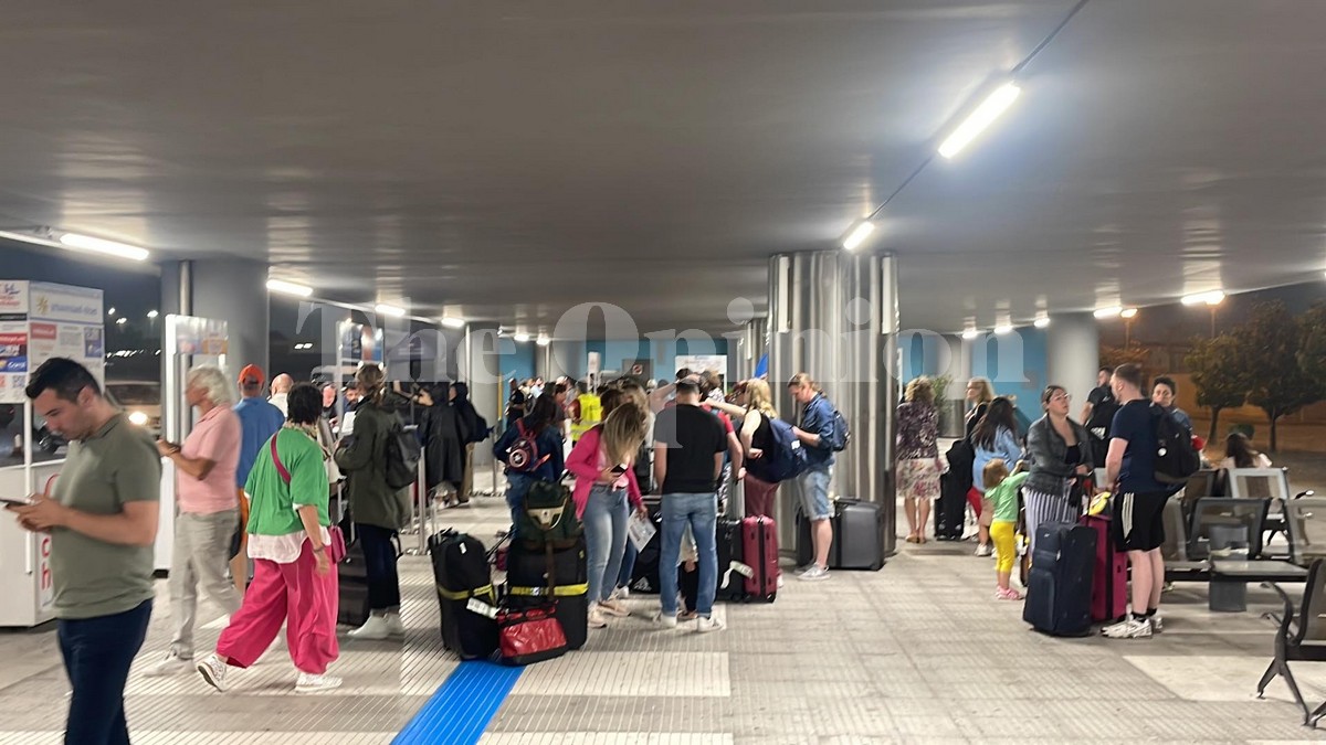Θεσσαλονίκη: Έκλεισε ο δρόμος για το αεροδρόμιο Μακεδονία (ΦΩΤΟ+VIDEO)