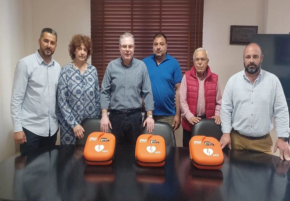 Σαράντα αυτόματους απινιδωτές προμηθεύτηκε ο Δήμος Χαλκηδόνας (ΦΩΤΟ)