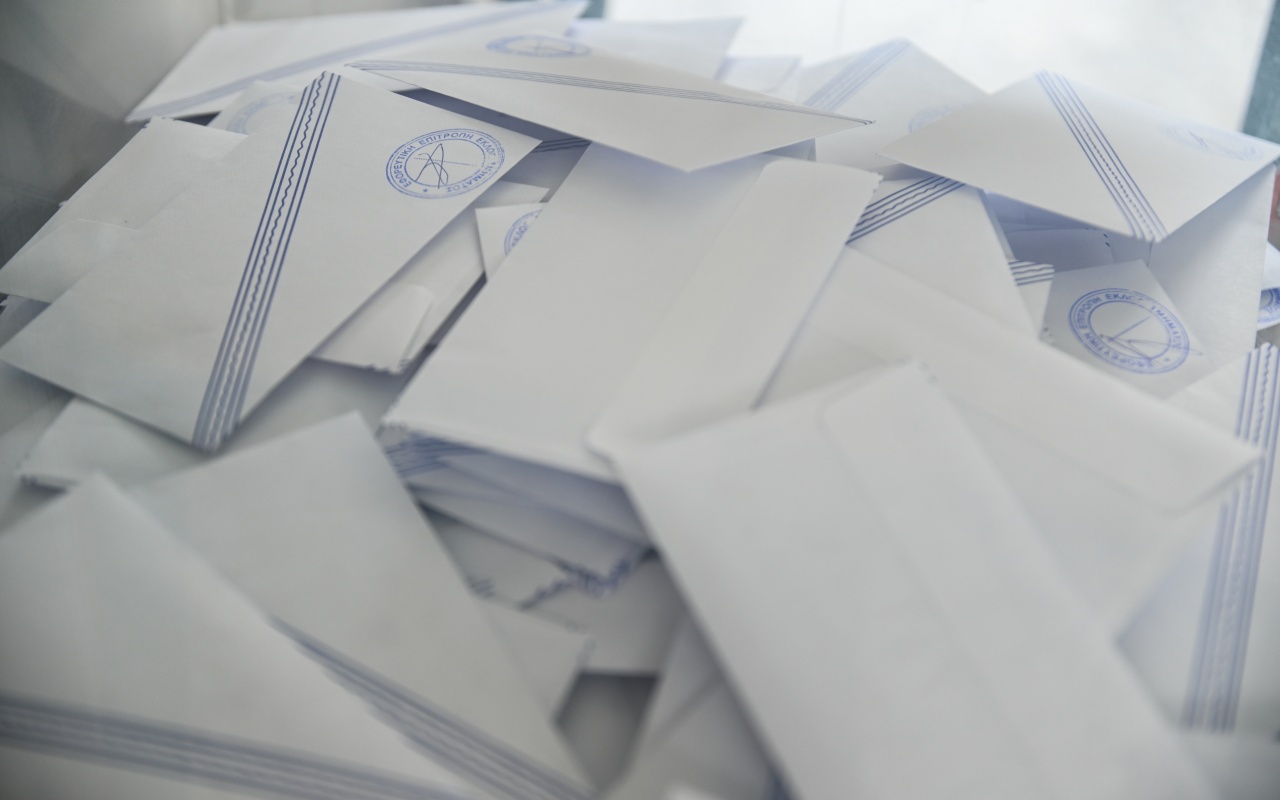 Δημοσκόπηση: Ο Αλέξης Τσίπρας καταλληλότερος για την ένωση της Κεντροαριστεράς – Άμεσες εκλογές στο ΠΑΣΟΚ λένε οι 7 στους 10 (VIDEO)