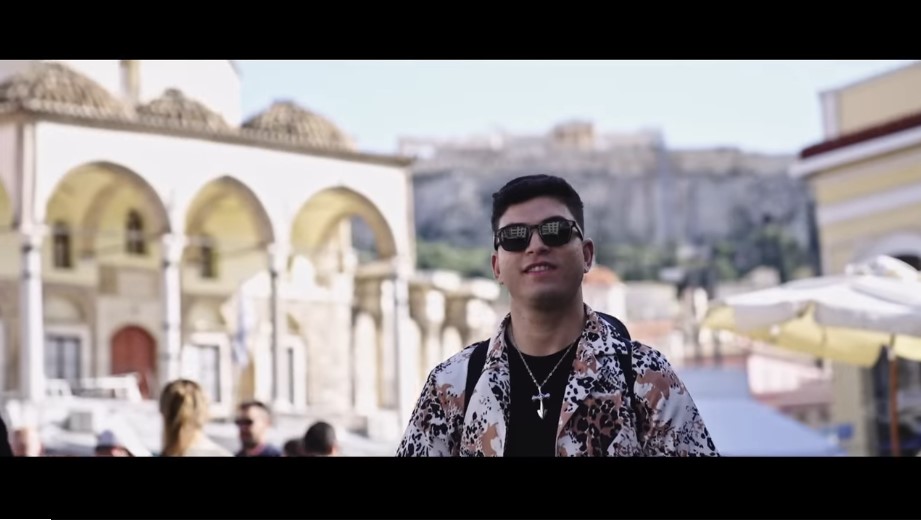 «Χιλιάδες σκέψεις»: To video clip του Γιάννη Φιόλλα με τη βιολόλυρα του