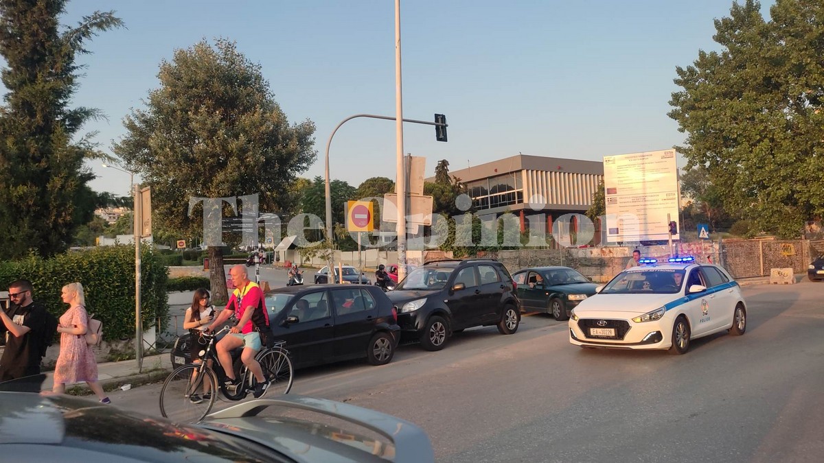 Γέμισε με ποδηλάτες η Θεσσαλονίκη για τη γυμνή ποδηλατοδρομία (ΦΩΤΟ)