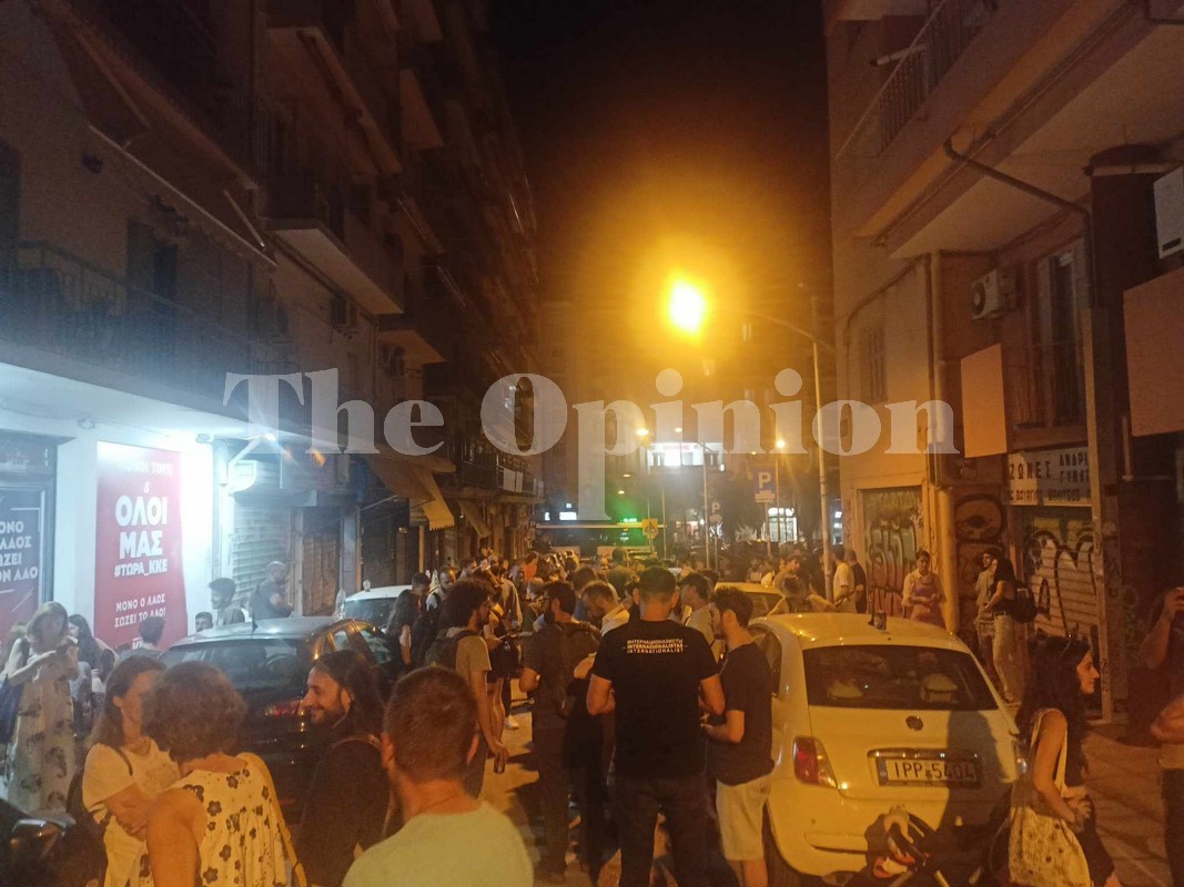 Εορταστικό κλίμα στα γραφεία του ΚΚΕ – Τρίτο κόμμα στη Θεσσαλονίκη (ΦΩΤΟ+VIDEO)