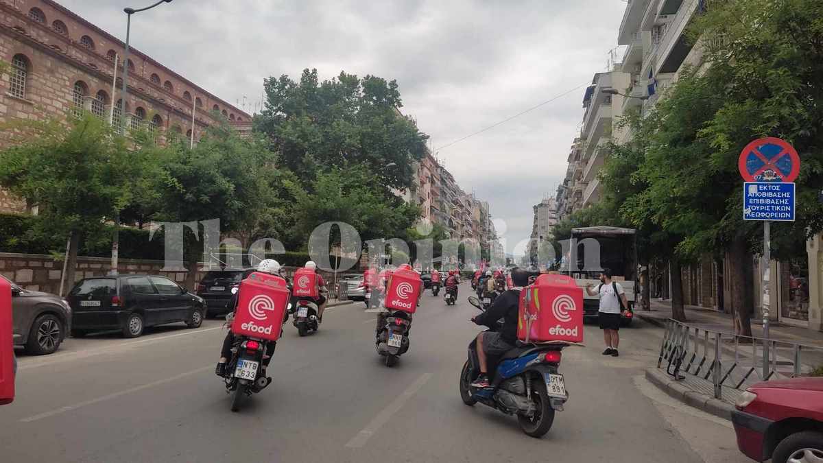 Θεσσαλονίκη: Μοτοπορεία διανομέων – «Μιλάμε για την υπηρετικοποίησή μας» (ΦΩΤΟ-VIDEO)