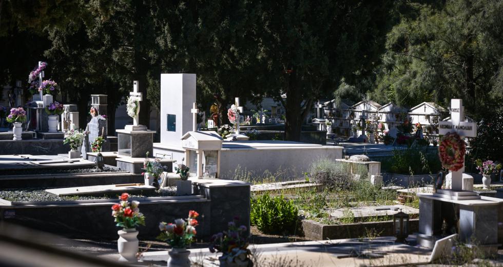 Άσηπτοι οι νεκροί του κορονοϊού σε κοιμητήριο της Λάρισας