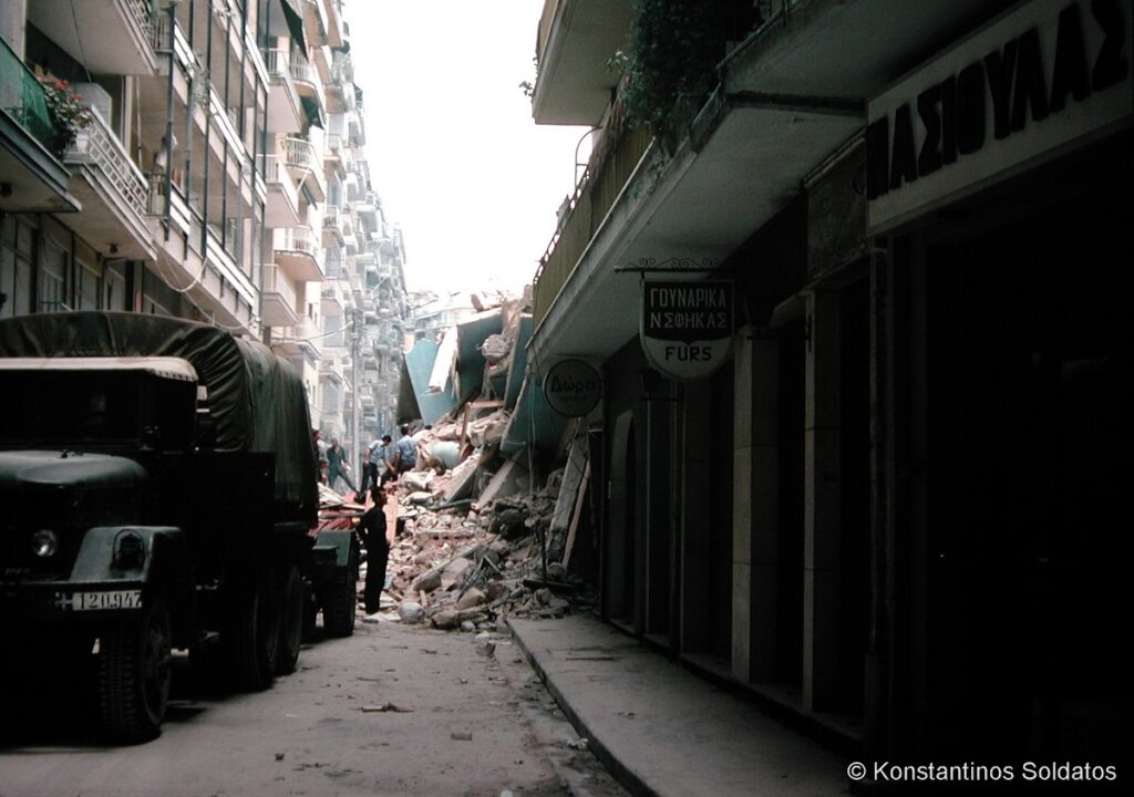 Σεισμός 1978: Συγκλονιστικές φωτογραφίες από την «πληγωμένη» Θεσσαλονίκη
