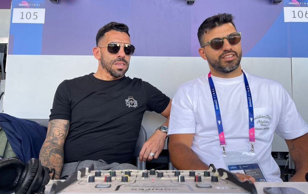 Μάντσεστερ Σίτι: Επικοί πανηγυρισμοί και ξέσπασμα από τον Αγκουέρο και τον Τέβεζ (video)