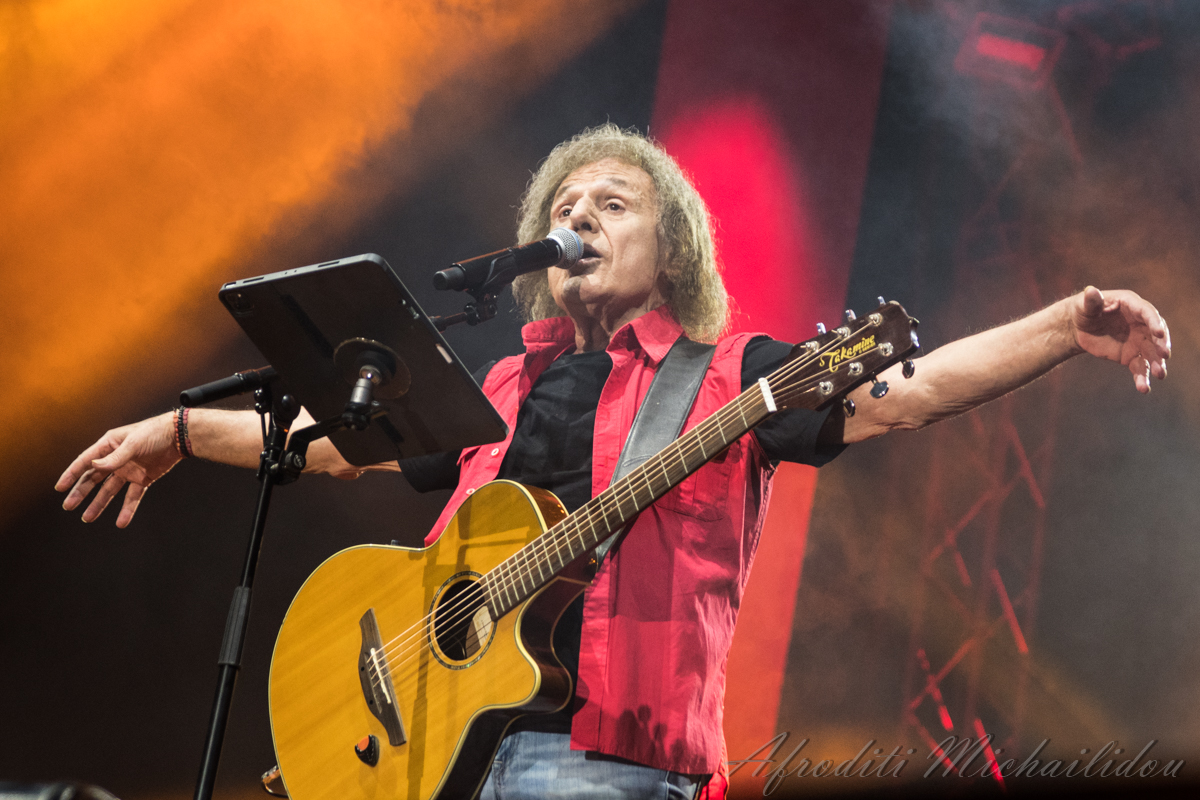 Παπακωνσταντίνου,