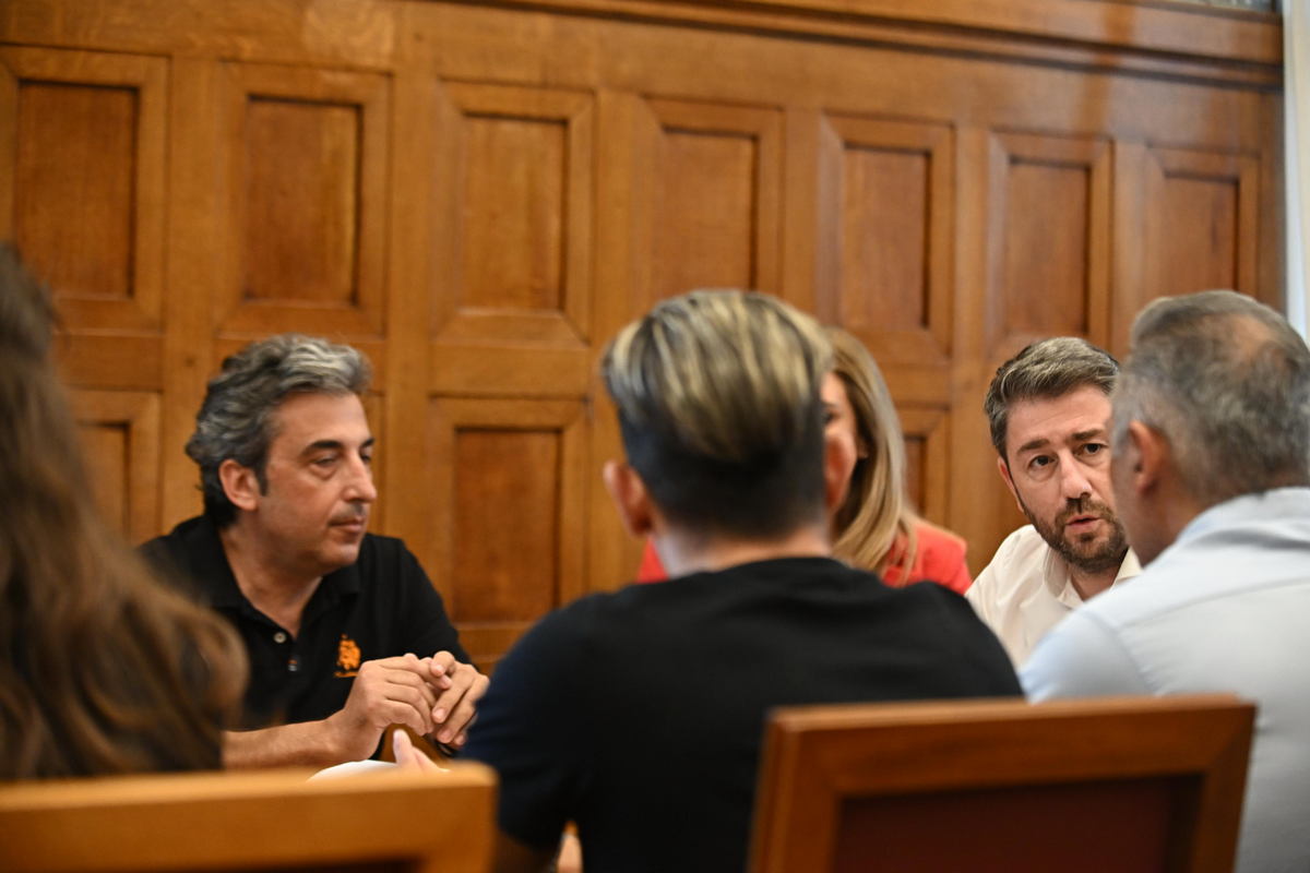 Ανδρουλάκης: Nα μην ξεχάσουμε την τραγωδία στα Τέμπη και να πληρώσουν οι υπεύθυνοι (ΦΩΤΟ)