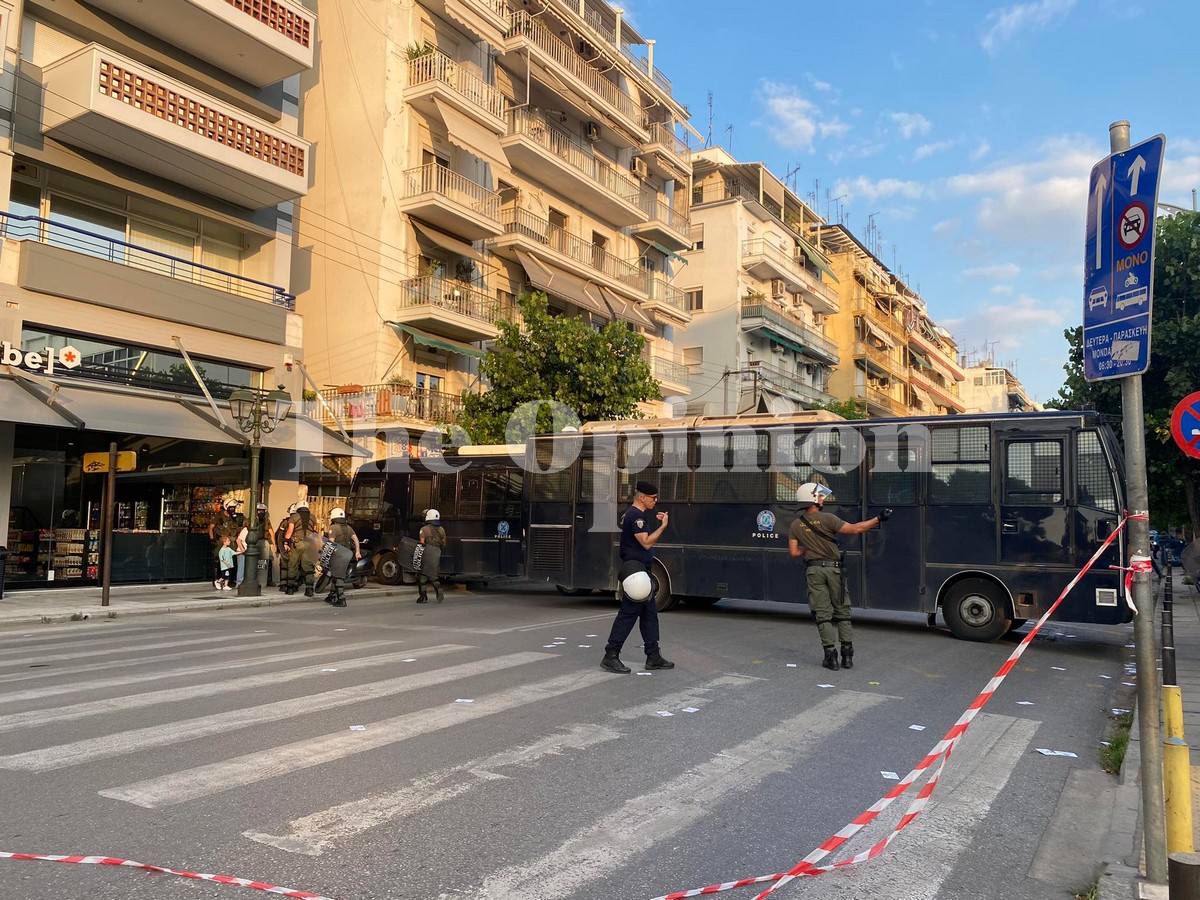 Θεσσαλονίκη: Συλλαλητήριο για τον 17χρονο στη Γαλλία –  Μπλόκο της ΕΛ.ΑΣ στους διαδηλωτές (ΦΩΤΟ –VIDEO)