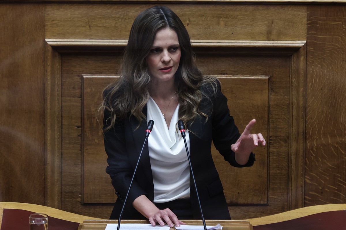 Αχτσιόγλου για Αλεξανδρούπολη: Η κυβέρνηση είναι απούσα