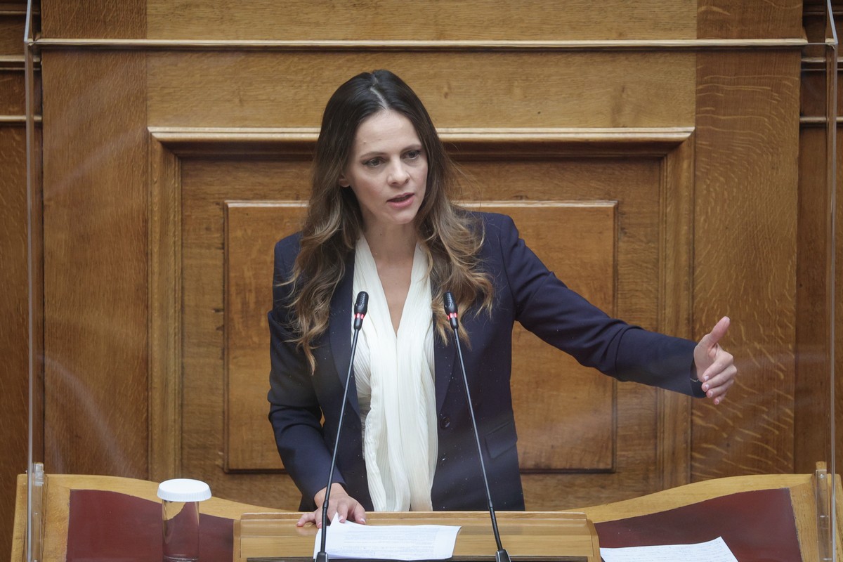 Αχτσιόγλου: Εγώ εισηγούμαι μια νέα μεθοδολογία ηγεσίας (VIDEO)