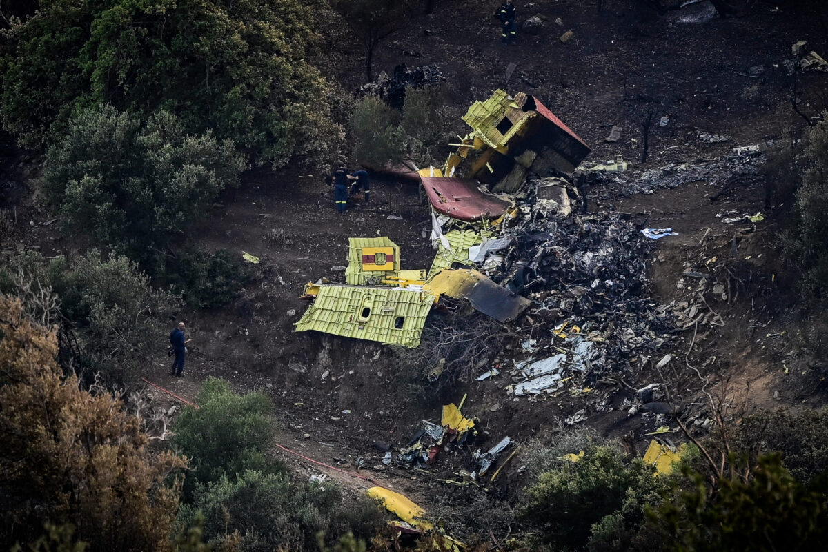 «Οι γονείς είναι περήφανοι» – Θρήνος στη Θεσσαλονίκη για τον χαμό του ανθυποσμηναγού (VIDEO)