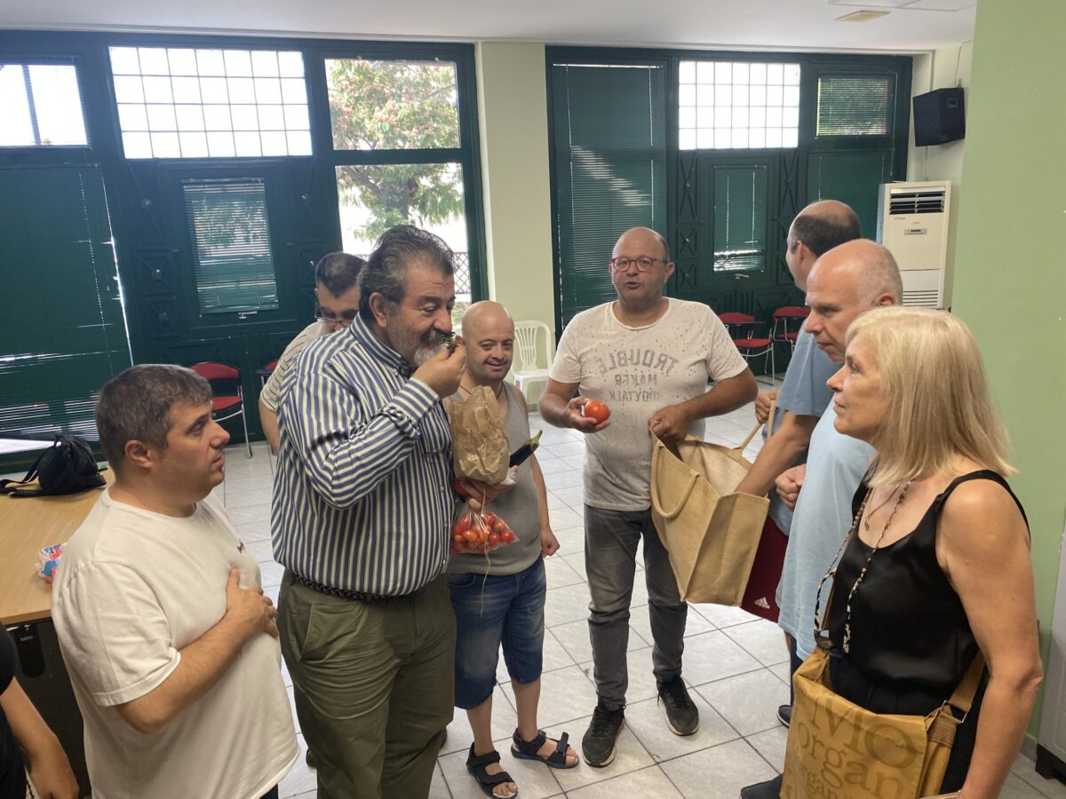 Δήμος Νεάπολης – Συκεών: Καλάθι με λαχανικά προσέφεραν «αστικοί αγρότες» στον Δανιηλίδη 