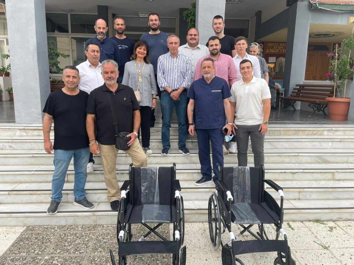 Θεσσαλονίκη: Δωρεά αναπηρικών αμαξιδίων σε νοσοκομεία από τη Διοικούσα Επιτροπή της ΝΔ