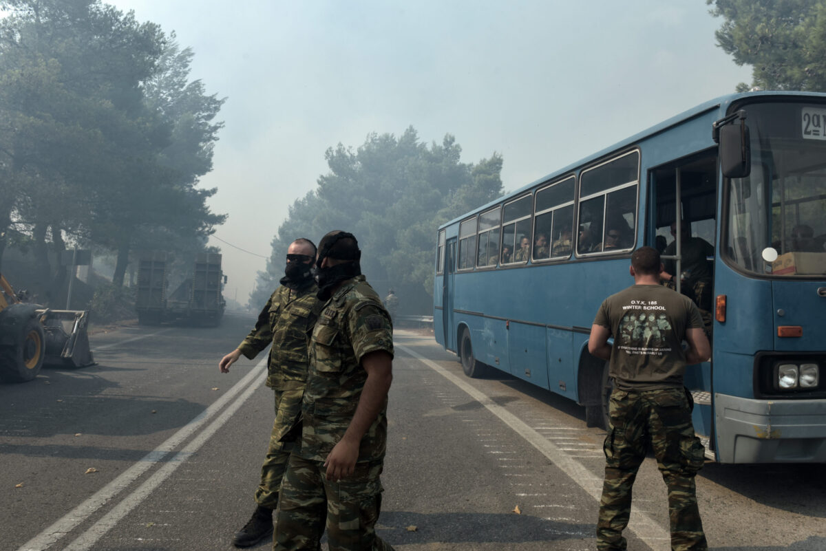 Και οι Ένοπλες Δυνάμεις στη μάχη με τις φλόγες