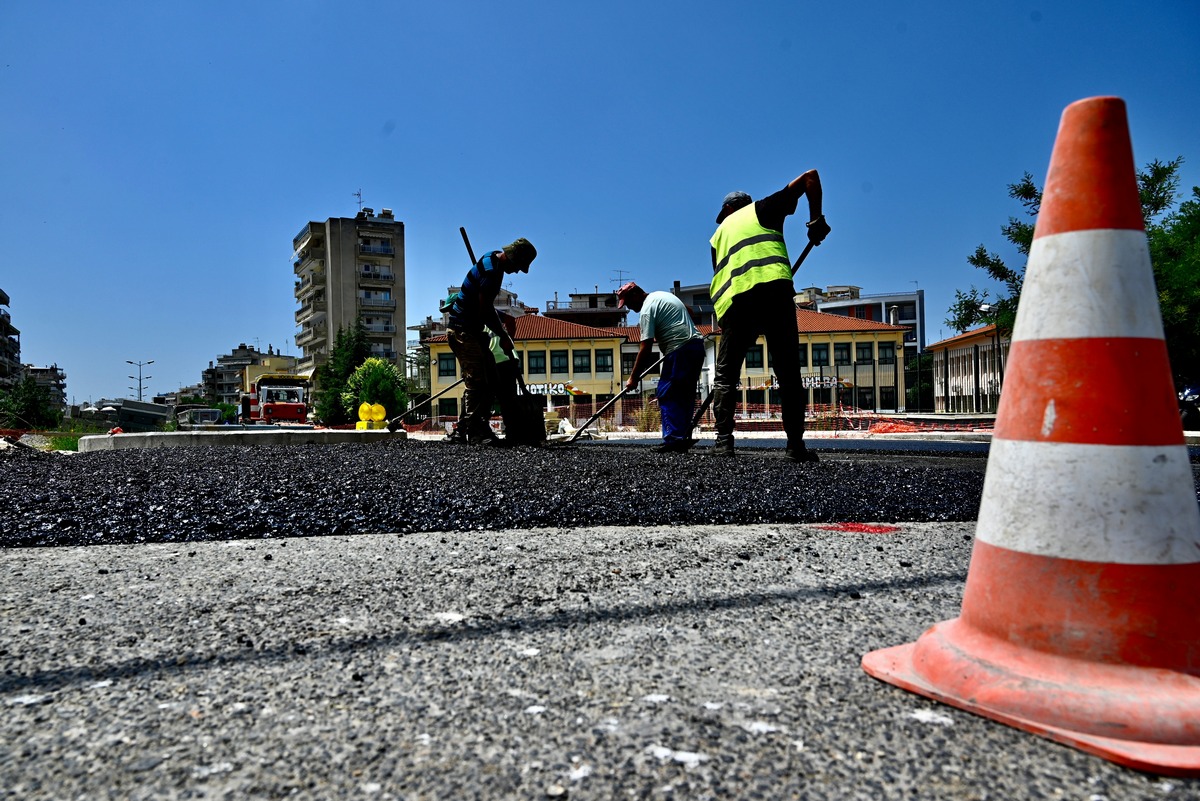 Ράμπες, ποδηλατόδρομοι και φώτα led στα έργα για τη διάνοιξη της Αγίου Δημητρίου (ΦΩΤΟ)