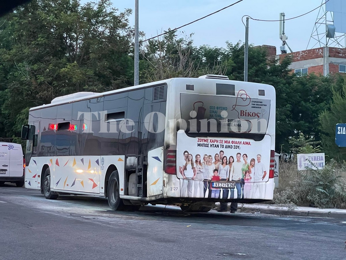 Θεσσαλονίκη: Πυρκαγιά σε εν κινήσει λεωφορείο του ΟΑΣΘ (ΦΩΤΟ)
