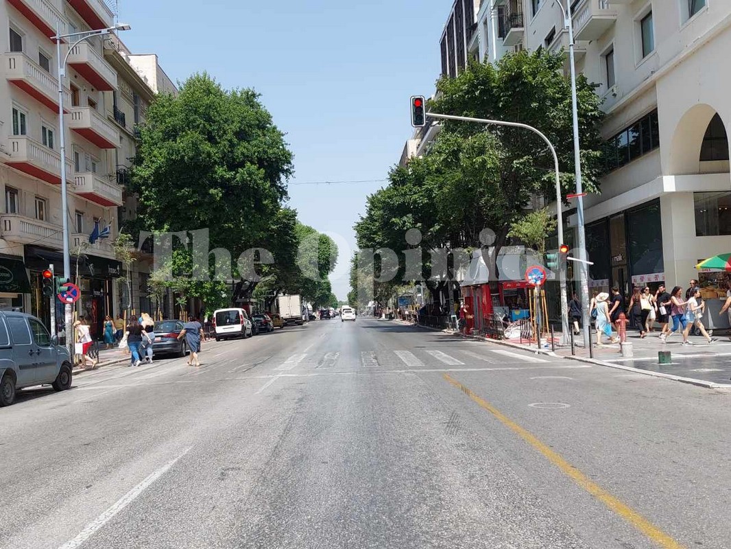 Έρημη πόλη λόγω καύσωνα η Θεσσαλονίκη (ΦΩΤΟ)