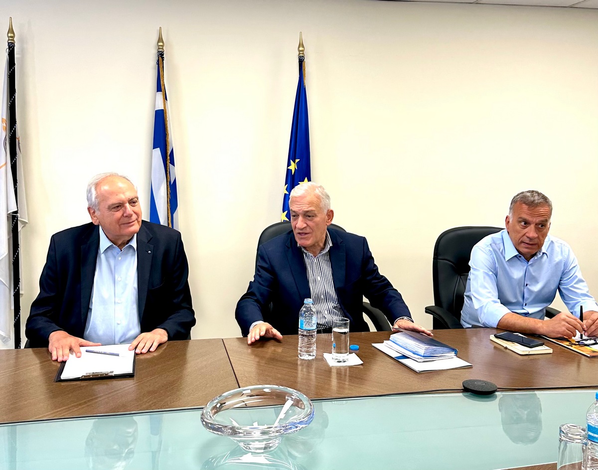 Επίσκεψη Κυρίζογλου στα γραφεία της ΕΕΤΑΑ (ΦΩΤΟ)