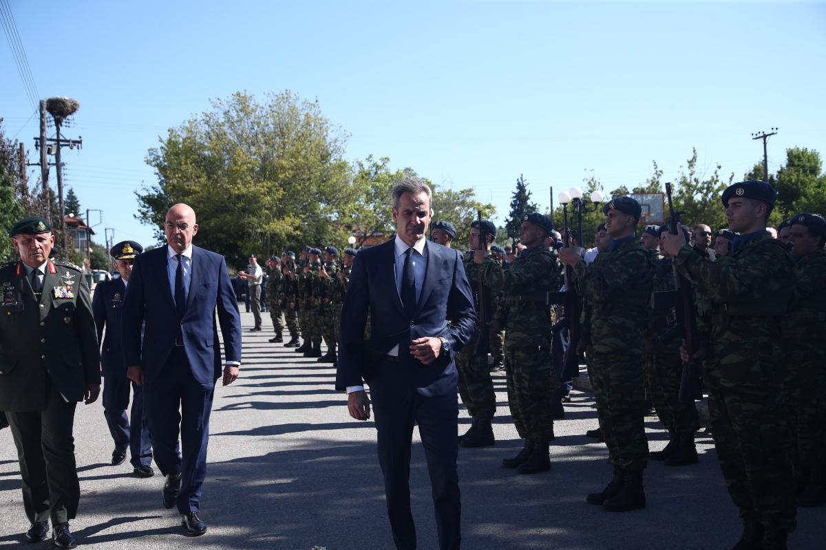 Το τελευταίο αντίο στον ήρωα πιλότο Περικλή Στεφανίδη (ΦΩΤΟ)
