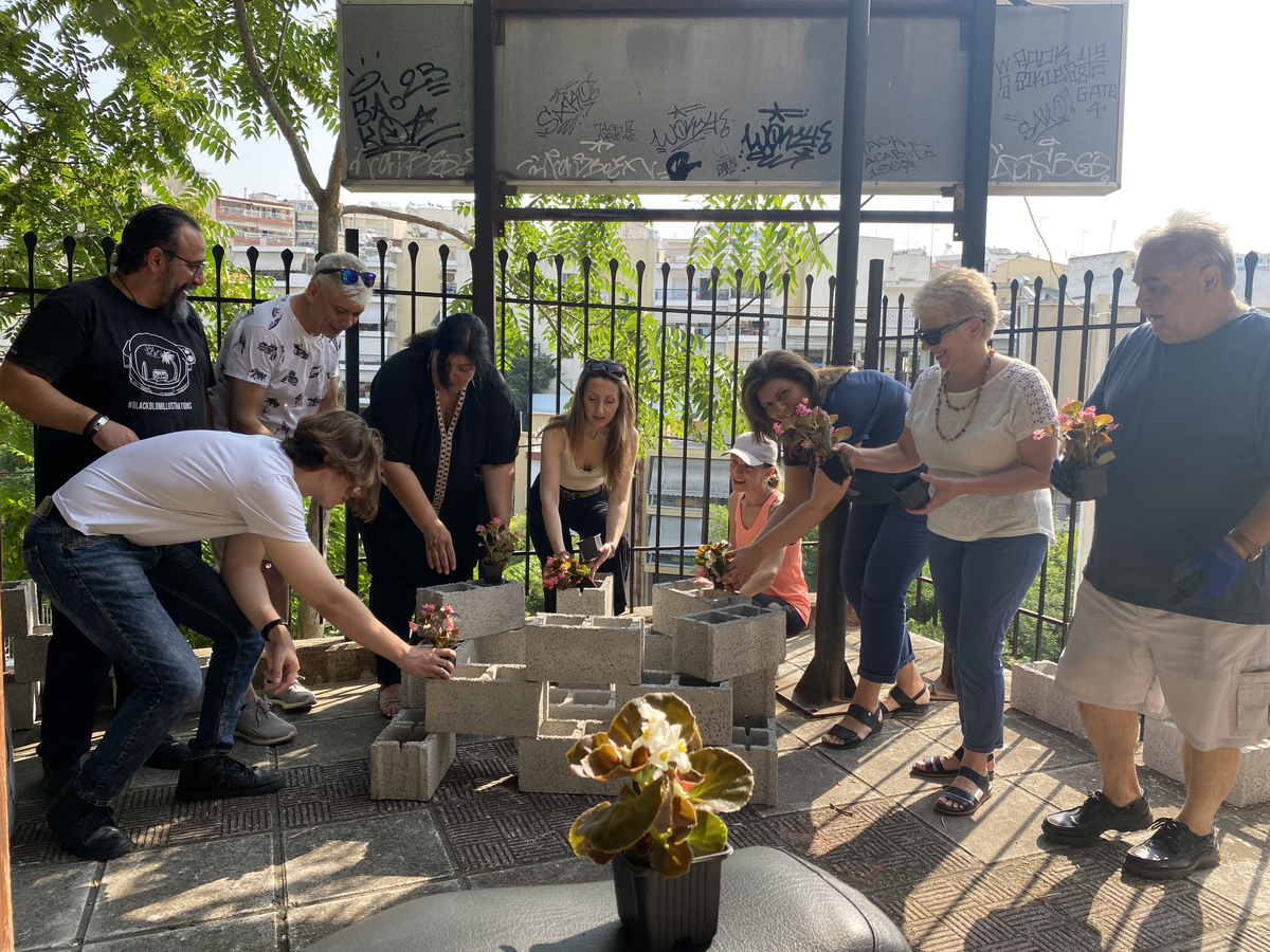 Δήμος Νεάπολης – Συκεών: Εθελοντές ομόρφυναν το Κοινωνικό Παντοπωλείο του δήμου (ΦΩΤΟ)