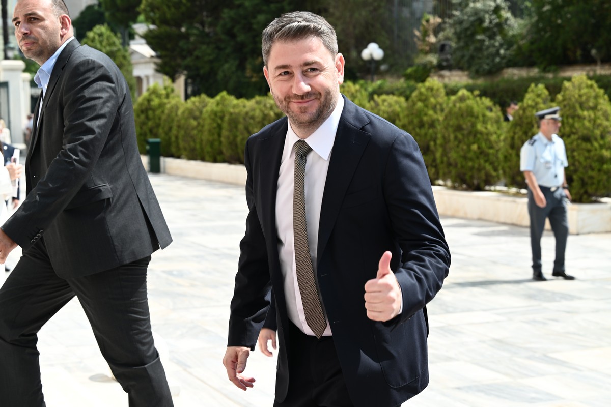 Ο Νίκος Ανδρουλάκης εύχεται καλή Σαρακοστή μαζί με τον γιο του (ΦΩΤΟ)