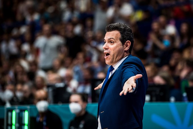 Ιτούδης για Αντετοκούνμπο: «Δεν θέλει να του συμπεριφέρονται διαφορετικά σε σχέση με τους άλλους- Πρέπει να αγωνίζεται συγκεκριμένα λεπτά»