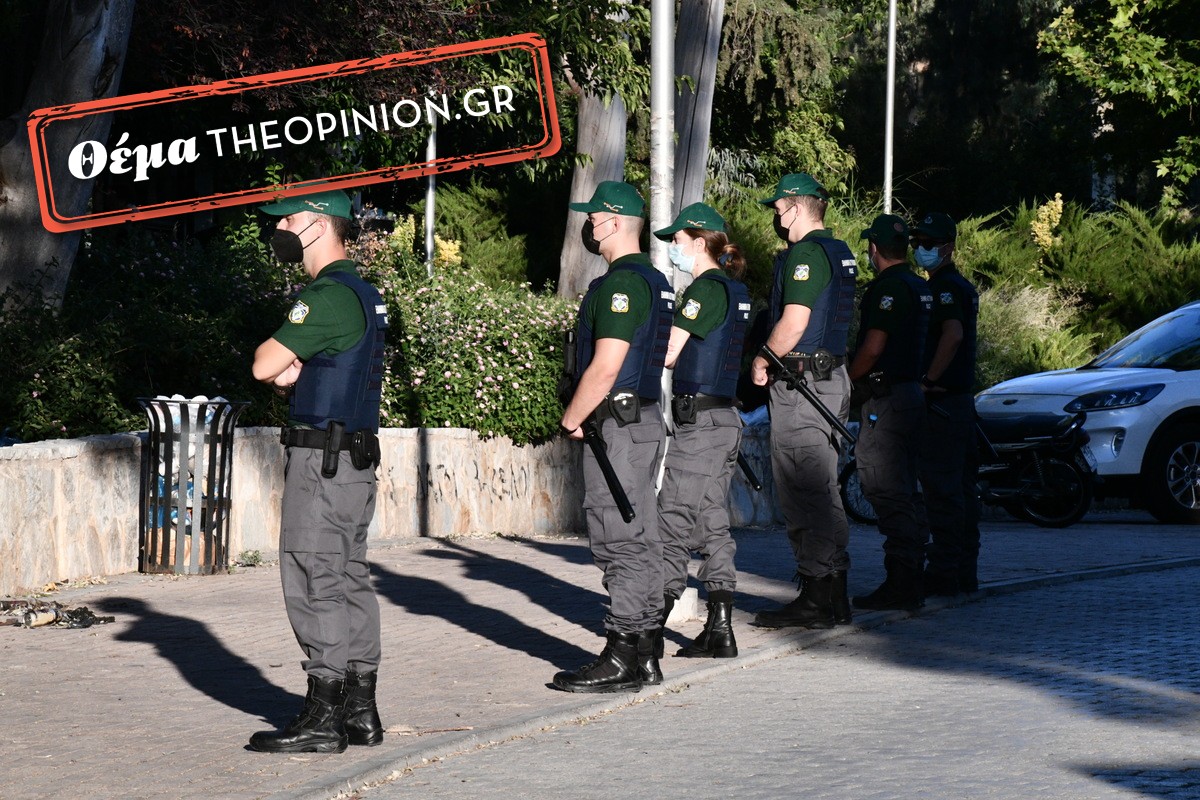 Κατάργηση πανεπιστημιακής αστυνομίας: Πώς σχολιάζουν στο TheOpinion την απόφαση Μηταράκη