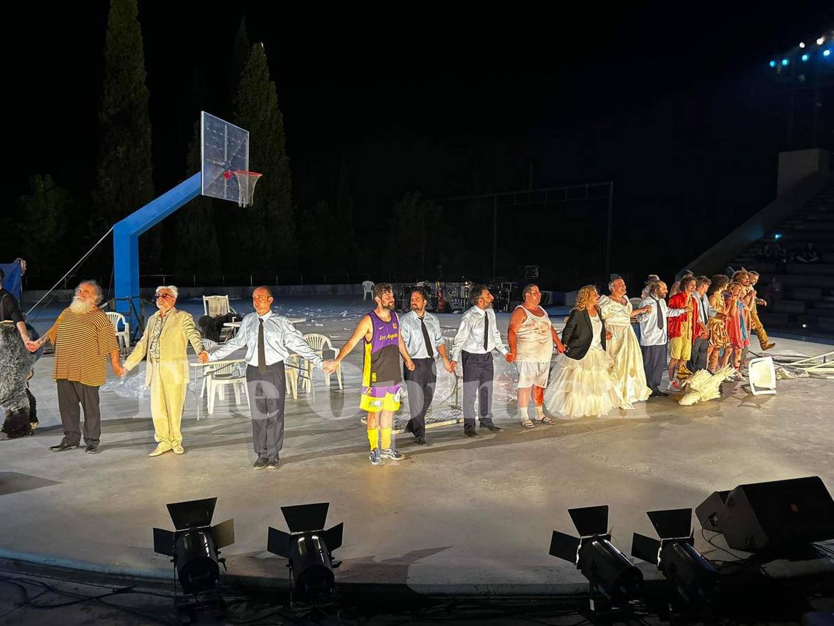 Είδαμε τους «Σφήκες» της Λένας Κιτσοπούλου και δεν το μετανιώσαμε (ΦΩΤΟ)