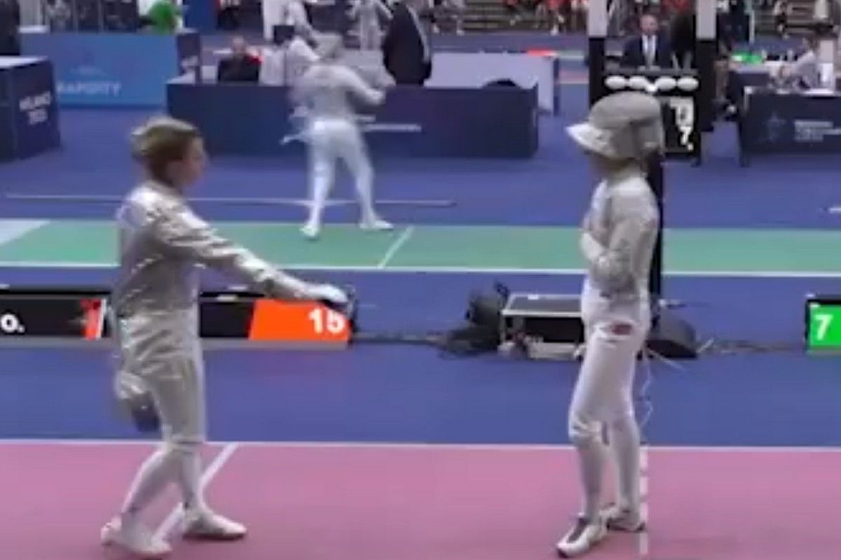 Ξιφασκία: Ουκρανή δεν έδωσε το χέρι της σε Ρωσίδα και αποκλείστηκε! (vid)