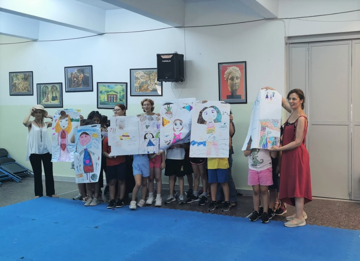 Τα παιδιά στον Δήμο Νεάπολης-Συκεών ζωγράφισαν για τους πρόσφυγες (ΦΩΤΟ)