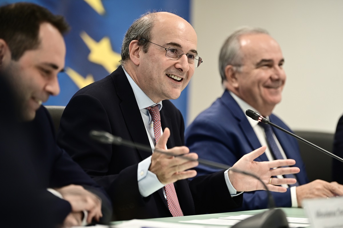 Χατζηδάκης: Το τραπεζικό σύστημα σε νέα σελίδα