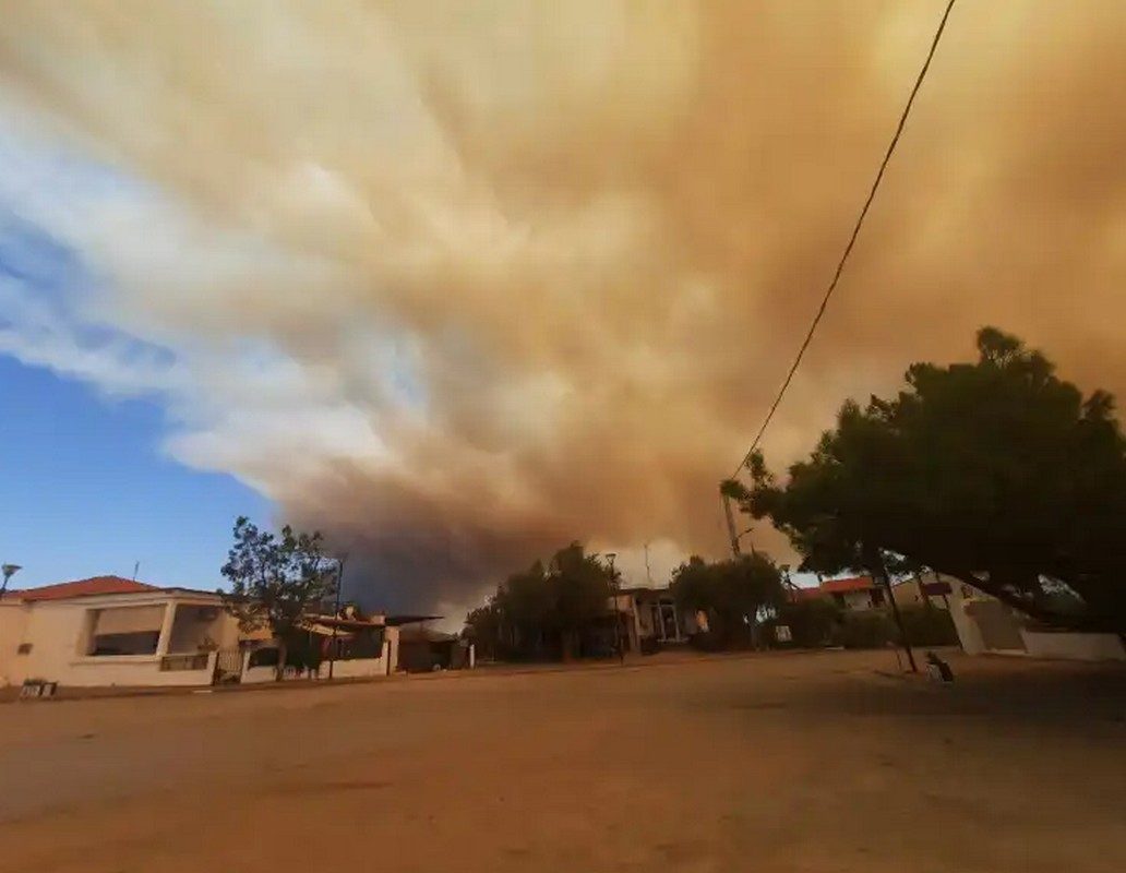 Σε κατάσταση έκτακτης ανάγκης η Αλεξανδρούπολη (VIDEO)