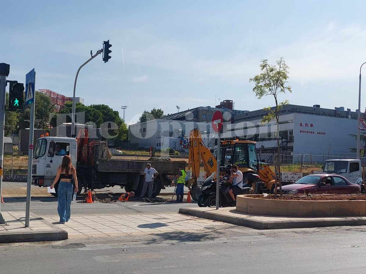 Θεσσαλονίκη: Αγωγός της ΕΥΑΘ έσπασε στην Εγνατία – Κυκλοφοριακή συμφόρηση