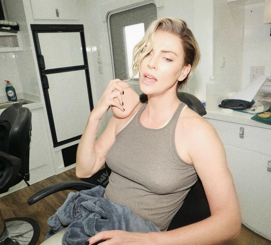 Η Σαρλίζ Θερόν μιλά για τη νύχτα που άλλαξε τη ζωή της (VIDEO)