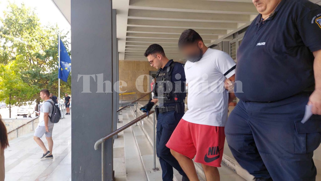 Θεσσαλονίκη: Ζήτησε και έλαβε προθεσμία ο ντελιβεράς (VIDEO)