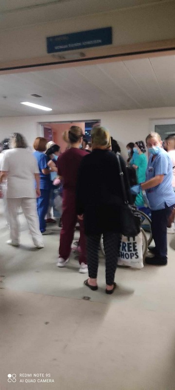 Φωτιά στον Έβρο: Φωτογραφίες από τη στιγμή της εκκένωσης του νοσοκομείου Αλεξανδρούπολης