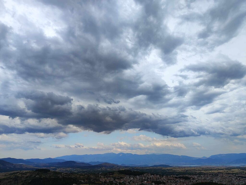 Λαμία: Απαγορεύτηκε η κυκλοφορία – Μήνυμα από το 112