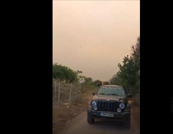 Αδιανόητο βίντεο από την πυρκαγιά στην Αλεξανδρούπολη:  Κλείδωσε μετανάστες σε τρέιλερ φορτηγού