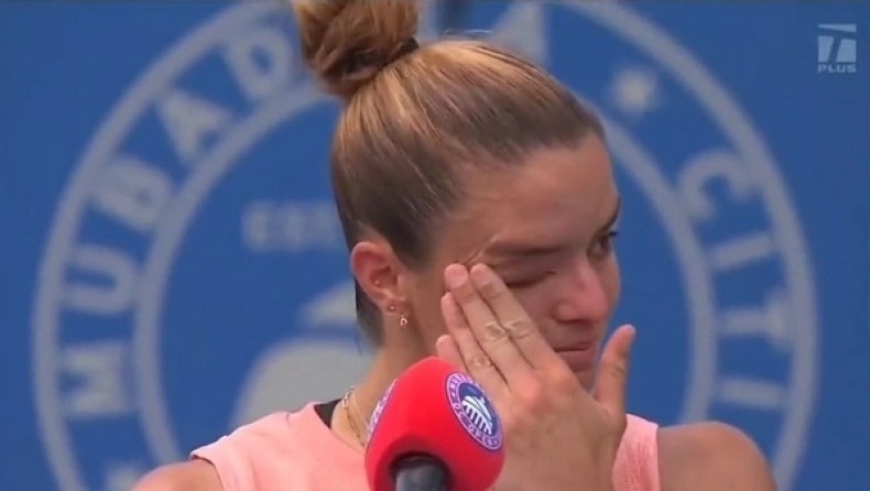 Ξέσπασε σε λυγμούς η Σάκκαρη: «Νιώθω ότι ντροπιάζω τους Έλληνες – Υπάρχει σενάριο για ένα διάλλειμα» (video)