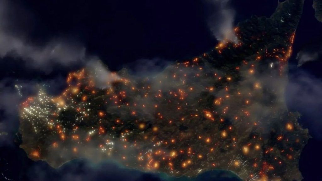 Πυρκαγιές σε πολλά σημεία της Σικελίας – Κλειστό το αεροδρόμιο Τράπανι