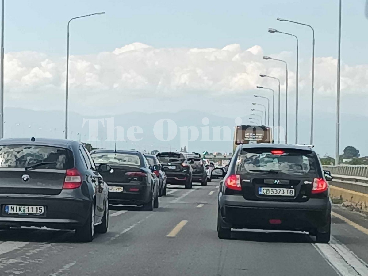 Τροχαίο τριών ΙΧ στα διόδια των Μαλγάρων – Μεγάλη ταλαιπωρία για τους οδηγούς