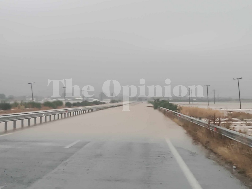 Κακοκαιρία «Daniel»: Διακοπή κυκλοφορίας στην ΠΑΘΕ – Αυτοκίνητο εγκλωβίστηκε