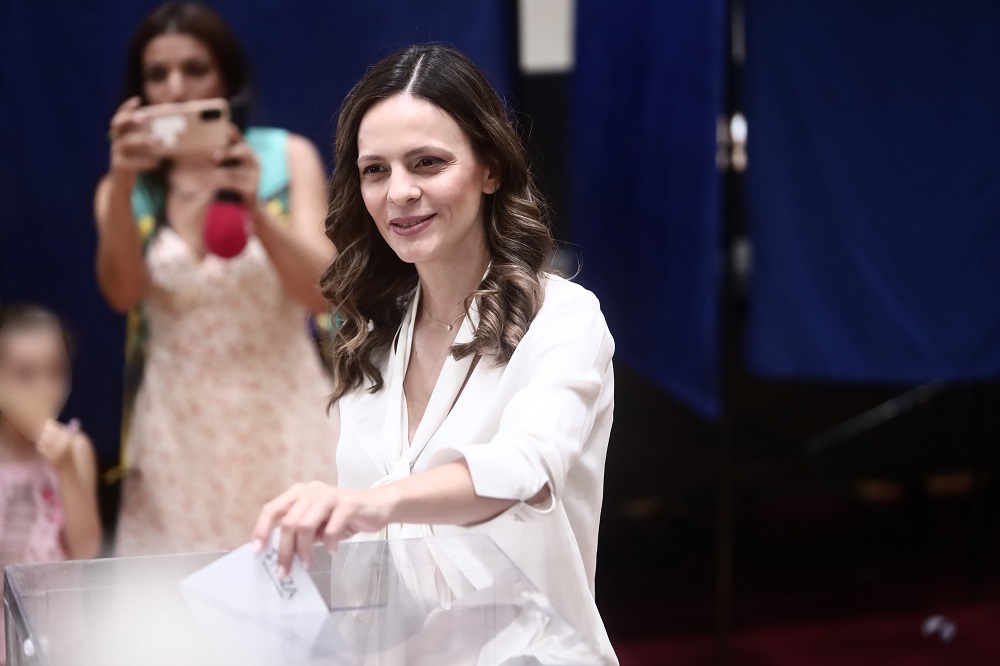 Ψήφισε η Αχτσιόγλου – «Η δημοκρατική παράταξη είναι εδώ» (ΦΩΤΟ-VIDEO)