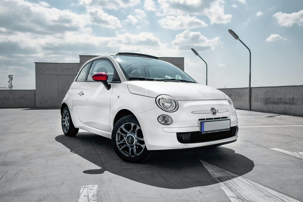 Έρχονται νέες ελκυστικές τιμές για τα Fiat 500 Hybrid και Panda Hybrid