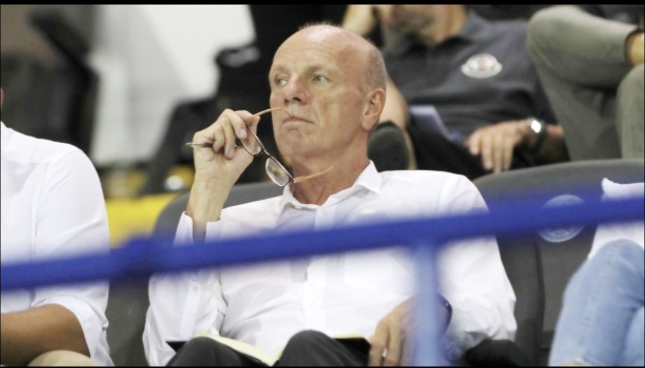 Ραγδαίες εξελίξεις: Παραιτήθηκε ο Στιβ Μπένετ από την ΚΕΔ!