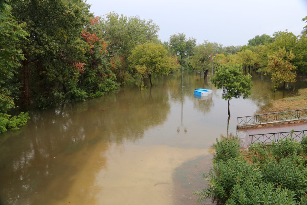 Λάρισα: Κίνδυνος να πλημμυρίσει ο Πηνειός – Έκτακτη ανακοίνωση του δήμου