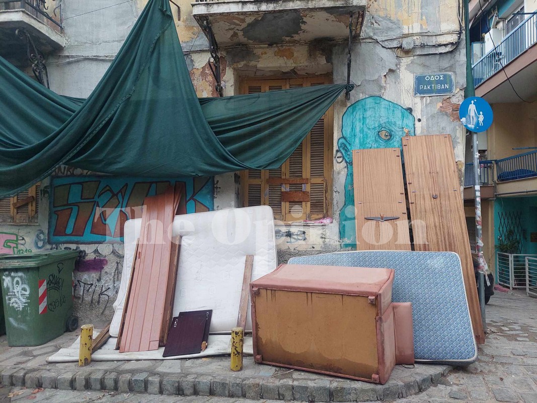 Θεσσαλονίκη: Μεγάλο πρόβλημα με σκουπίδια και πάρκινγκ στην Άνω Πόλη (ΦΩΤΟ)