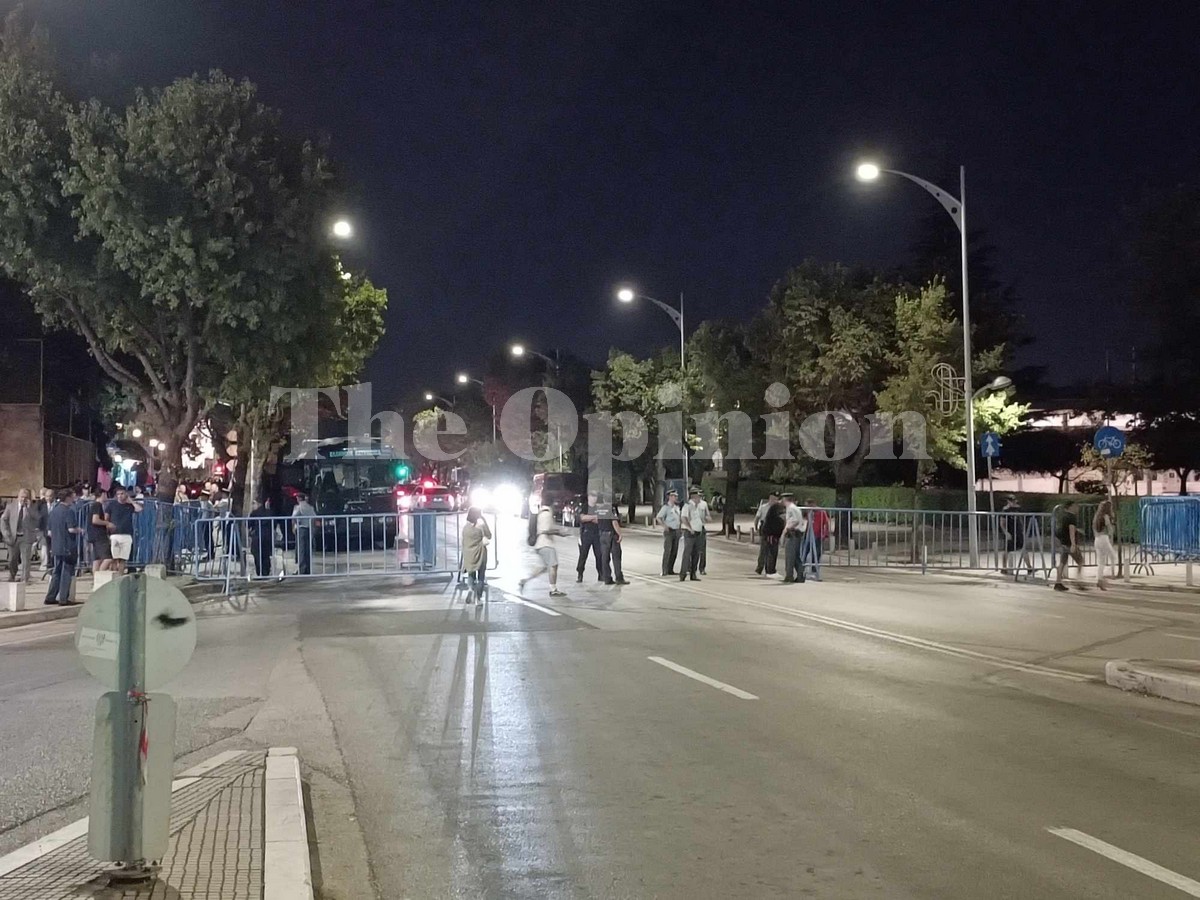 Απομακρύνονται τα κιγκλιδώματα από το κέντρο της Θεσσαλονίκης – Όλοι οι δρόμοι είναι ανοιχτοί (ΦΩΤΟ)